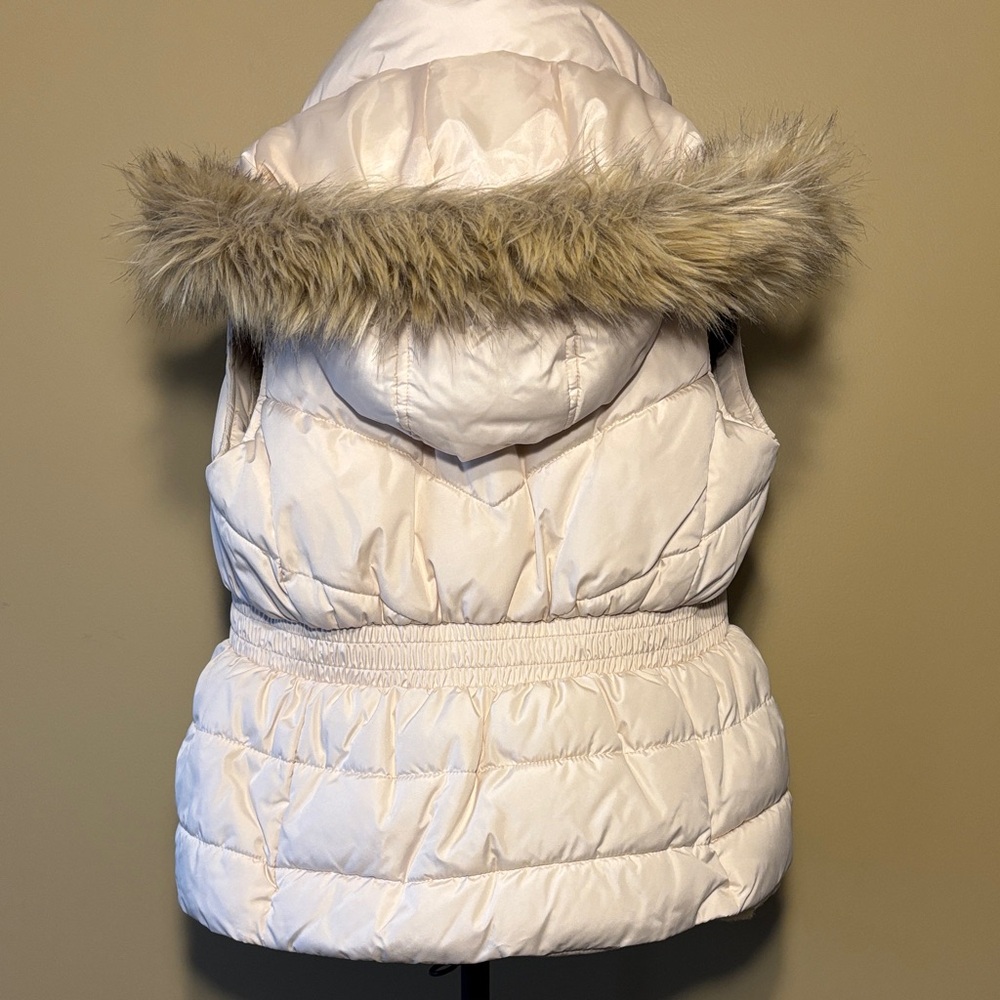 Banana Republic Cream Puffer Vest